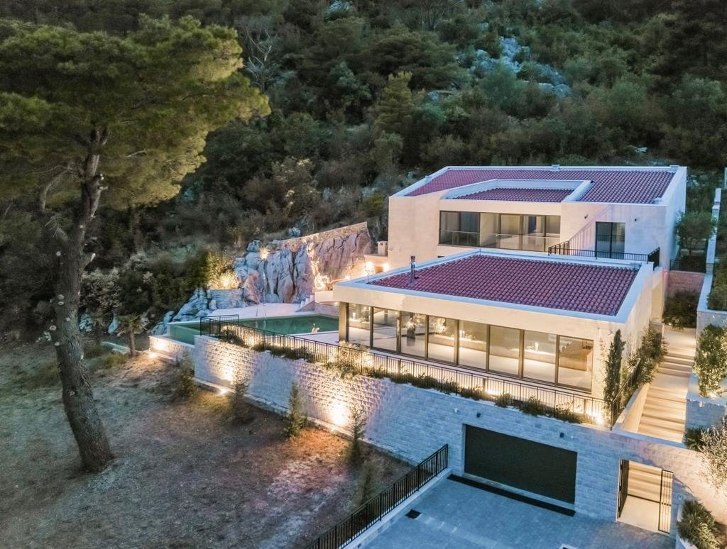 Villa in Kotor, Kotor Municipality, Montenegro 1 - 15800662
