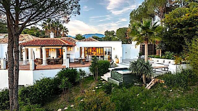 Villa in El Madroñal, Benahavis, Spain 1 - 15802504