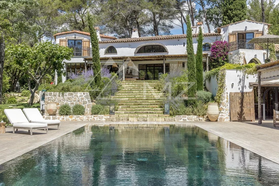 Villa in Mougins, Provence-Alpes-Côte d'Azur, France 2 - 11899385