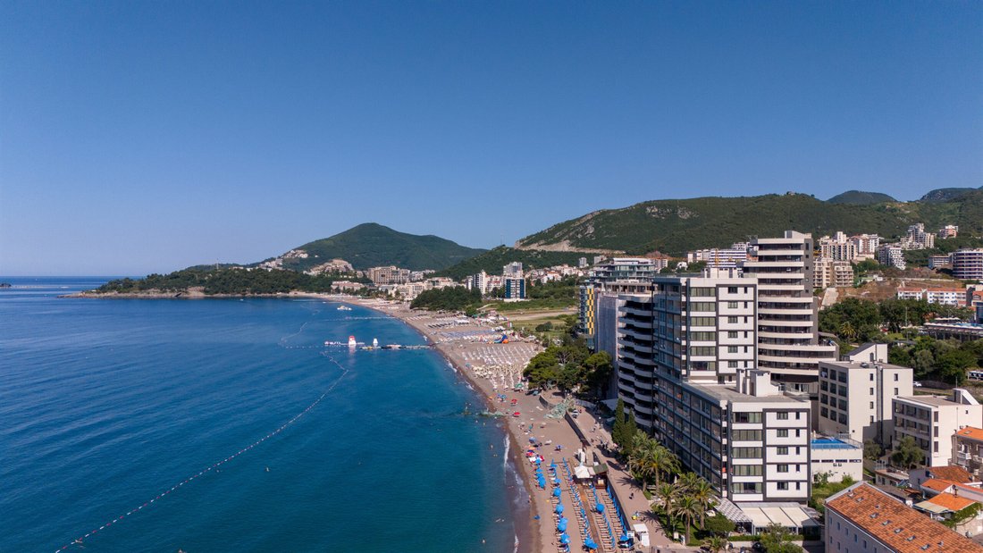 Apartment in Budva, Budva Municipality, Montenegro 2 - 15800734