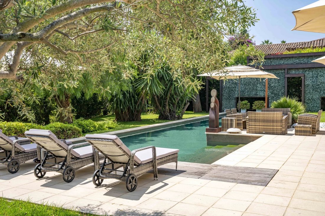 Villa in Antibes, Provence-Alpes-Côte d'Azur, France 4 - 12239202