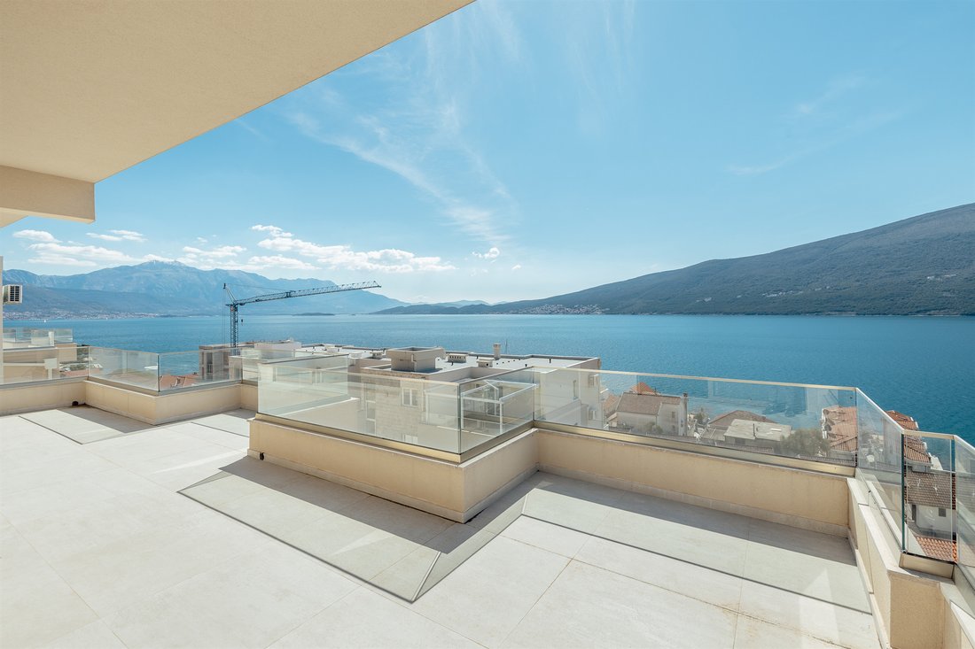 Apartment in Baošići, Herceg Novi Municipality, Montenegro 2 - 15800737