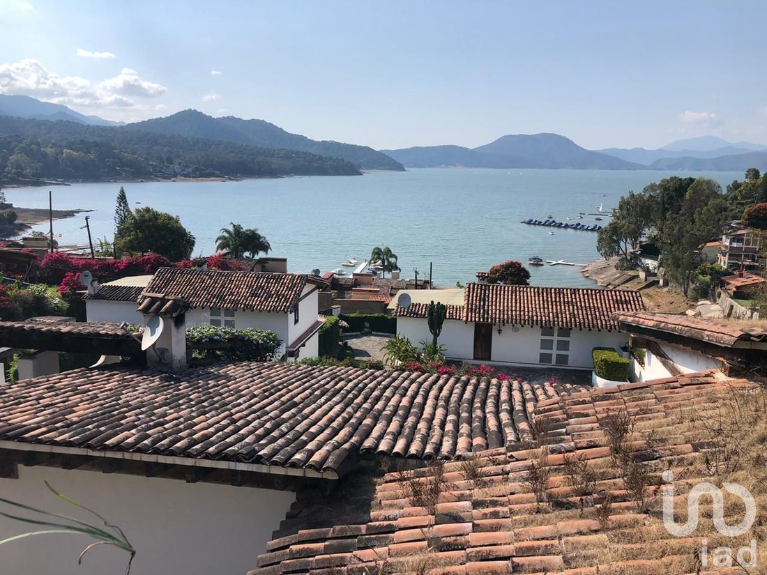 House in Valle de Bravo, State of Mexico, Mexico 5 - 15804574