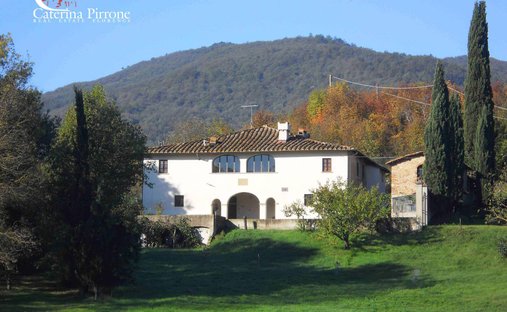 Tuscany| Historic Tuscan Castle With Land For Sale Near Florence
