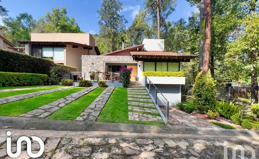 House in Santa María Pipioltepec, State of Mexico, Mexico 1