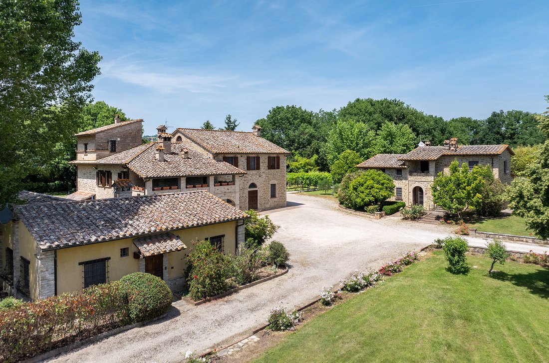 Country House in Ponte Valleceppi, Perugia, Umbria 3 - 15800495
