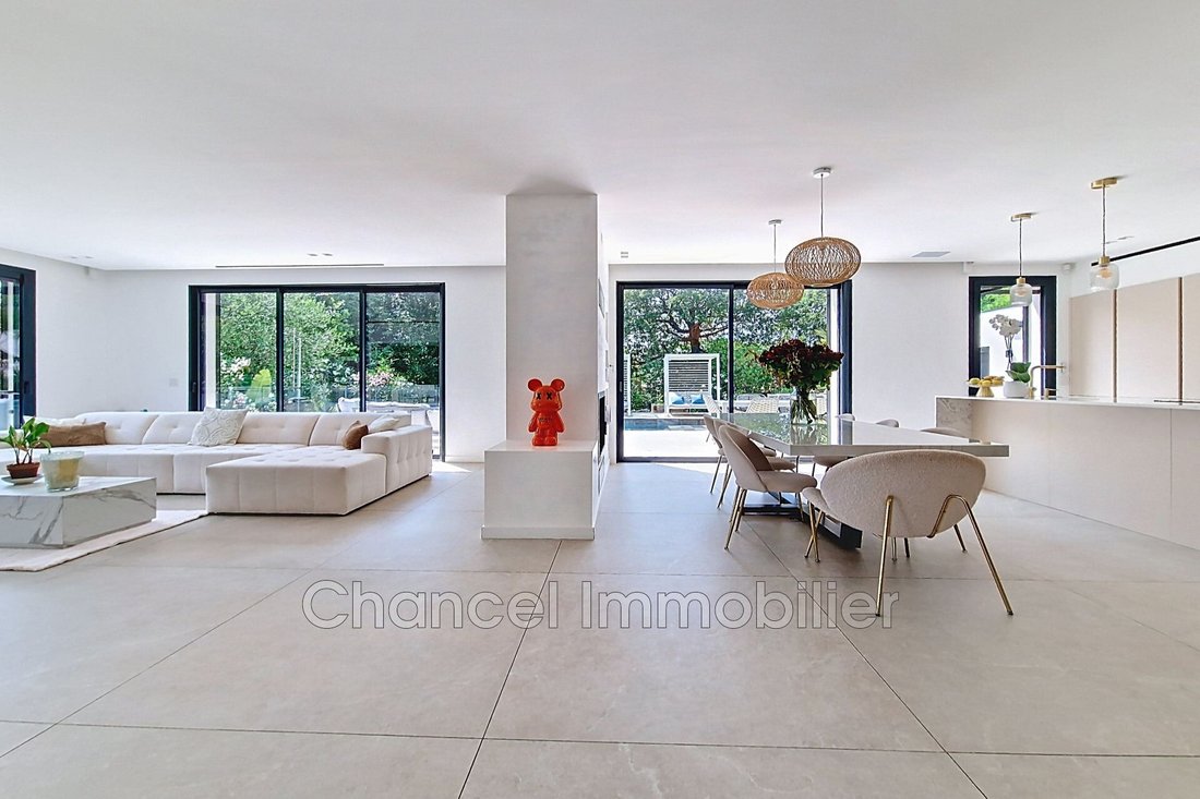 Villa in Le Rouret, Provence-Alpes-Côte d'Azur, France 4 - 15802749