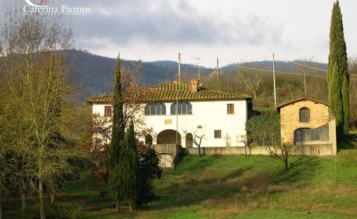 Tuscany| Historic Tuscan Castle With Land For Sale Near Florence