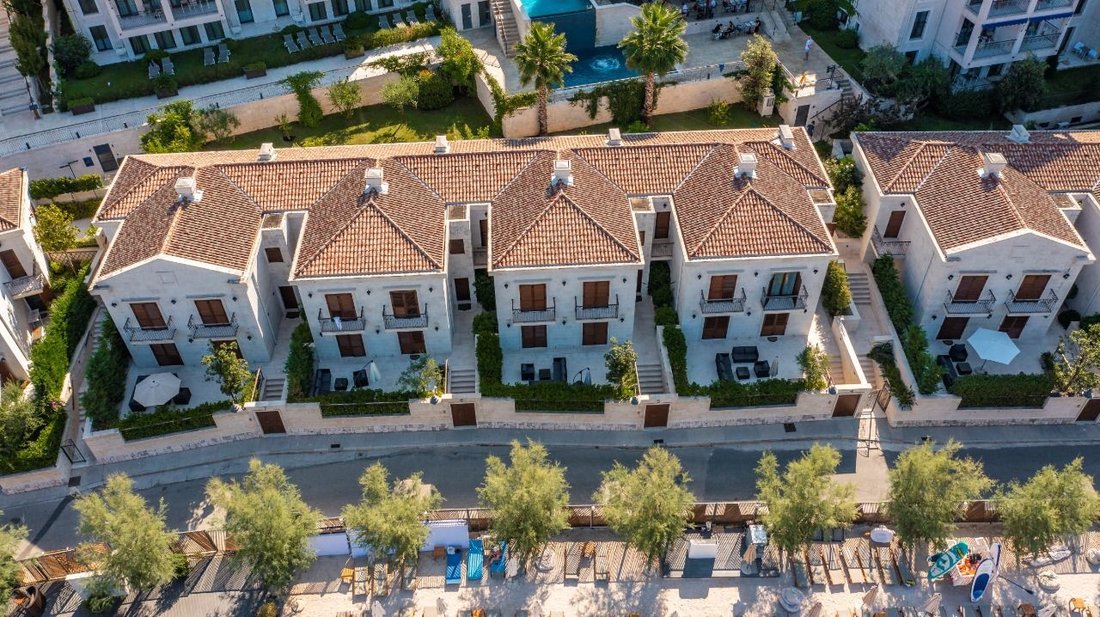 Villa in Dobrota, Kotor Municipality, Montenegro 4 - 15800724