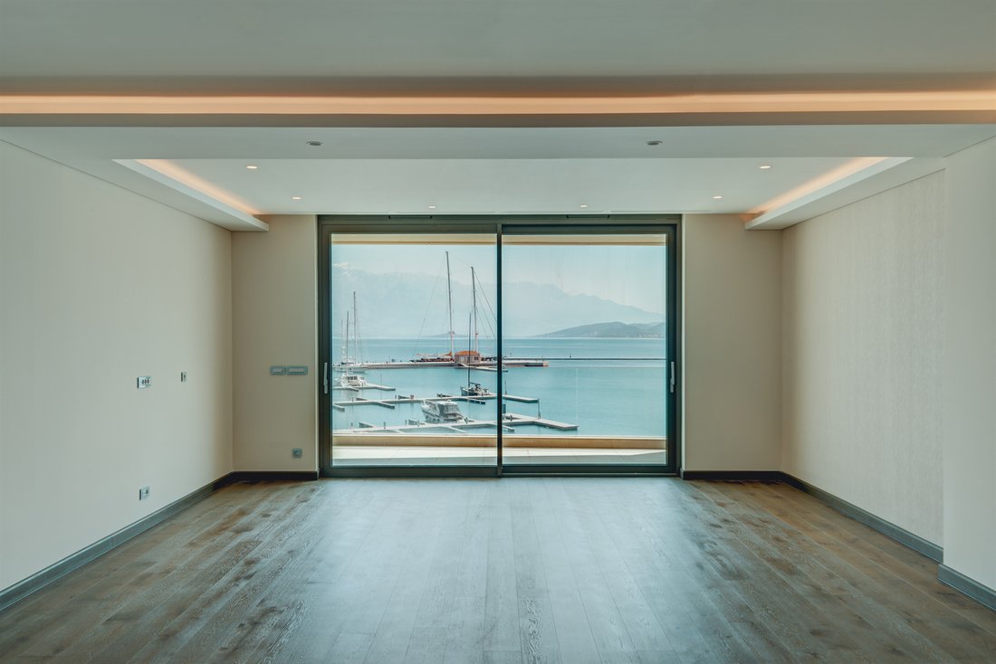 Apartment in Herceg Novi, Herceg Novi Municipality, Montenegro 4 - 15800716