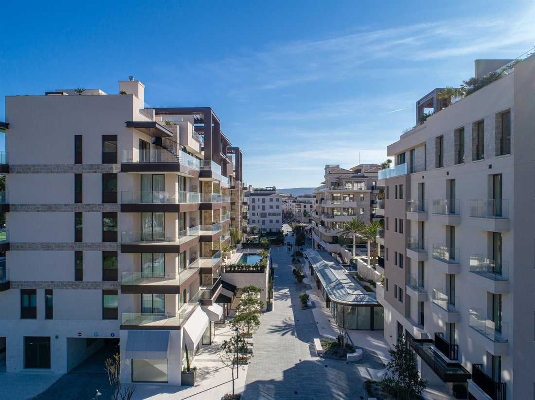 Apartment in Tivat, Tivat Municipality, Montenegro 2 - 15800691