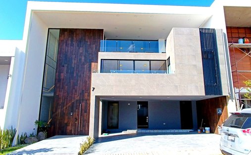 House in Lomas de Angelópolis, Puebla, Mexico 1