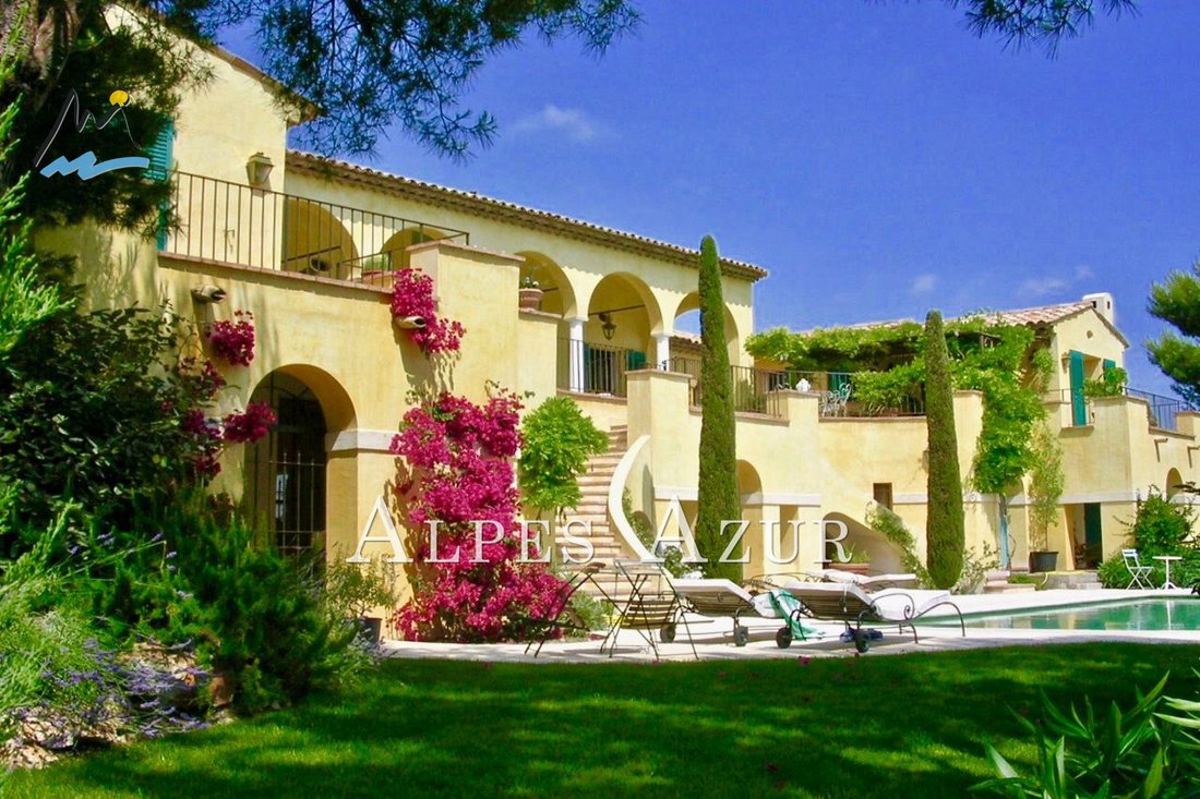 Villa à Carros, Provence-Alpes-Côte d'Azur, France 2 - 15802744