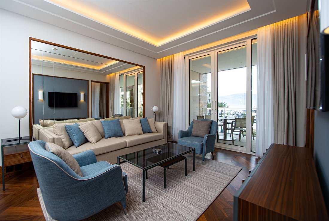 Apartment in Tivat, Tivat Municipality, Montenegro 1 - 15800730