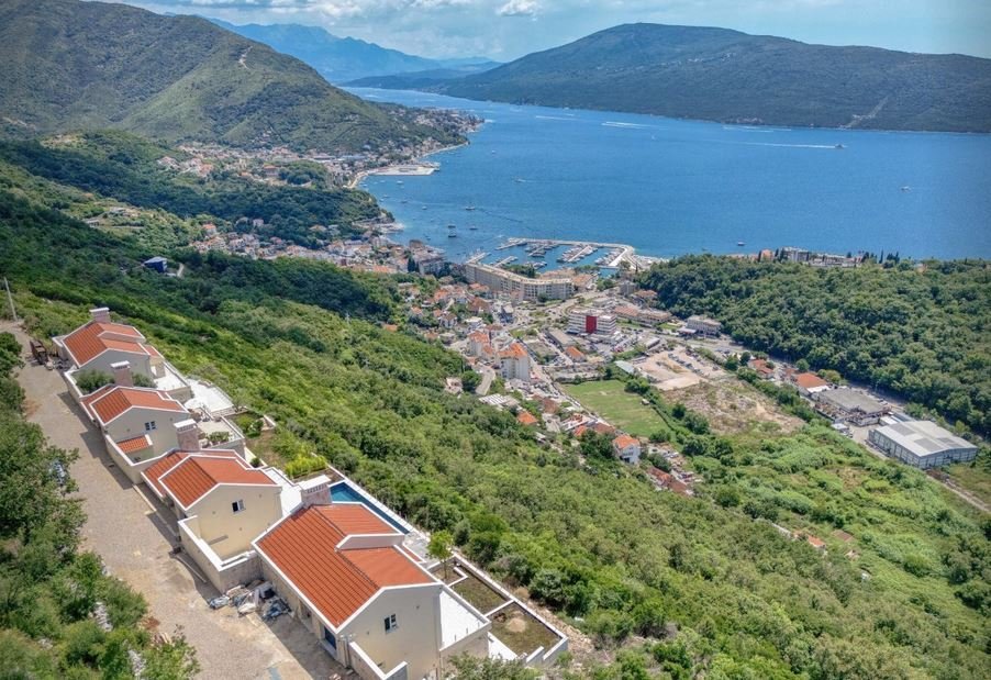 Villa in Herceg Novi, Herceg Novi Municipality, Montenegro 4 - 15800701
