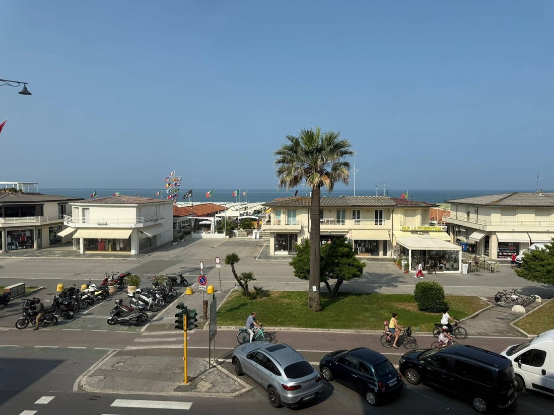 Apartment in Lungomare, Viareggio, Tuscany 4 - 15805532