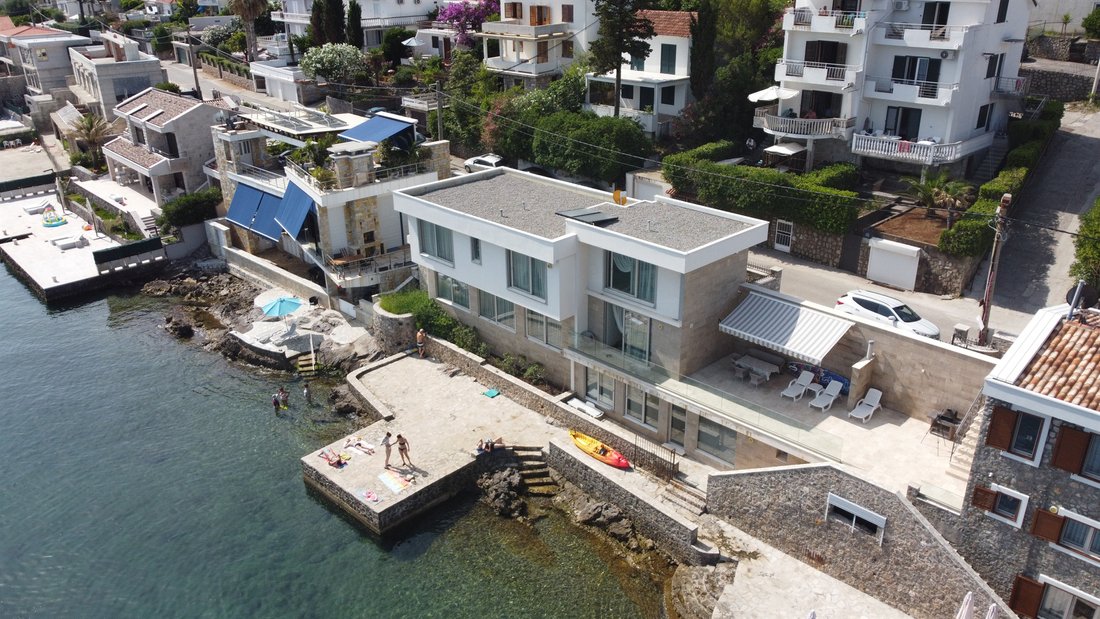Villa in Krašići, Tivat Municipality, Montenegro 3 - 15800726