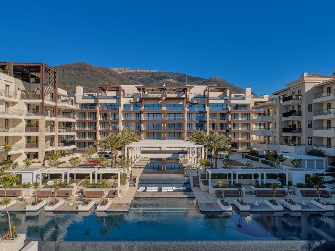 Apartment in Tivat, Tivat Municipality, Montenegro 1 - 15800691