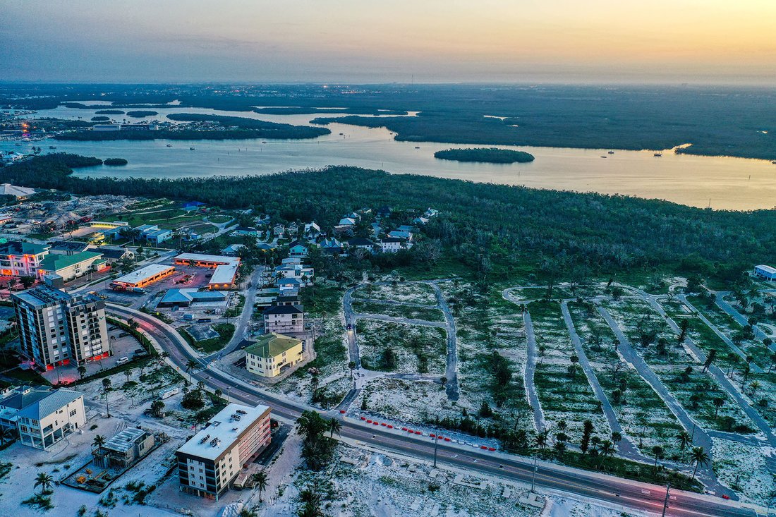 Land in Fort Myers Beach, Florida, United States 3 - 15291502