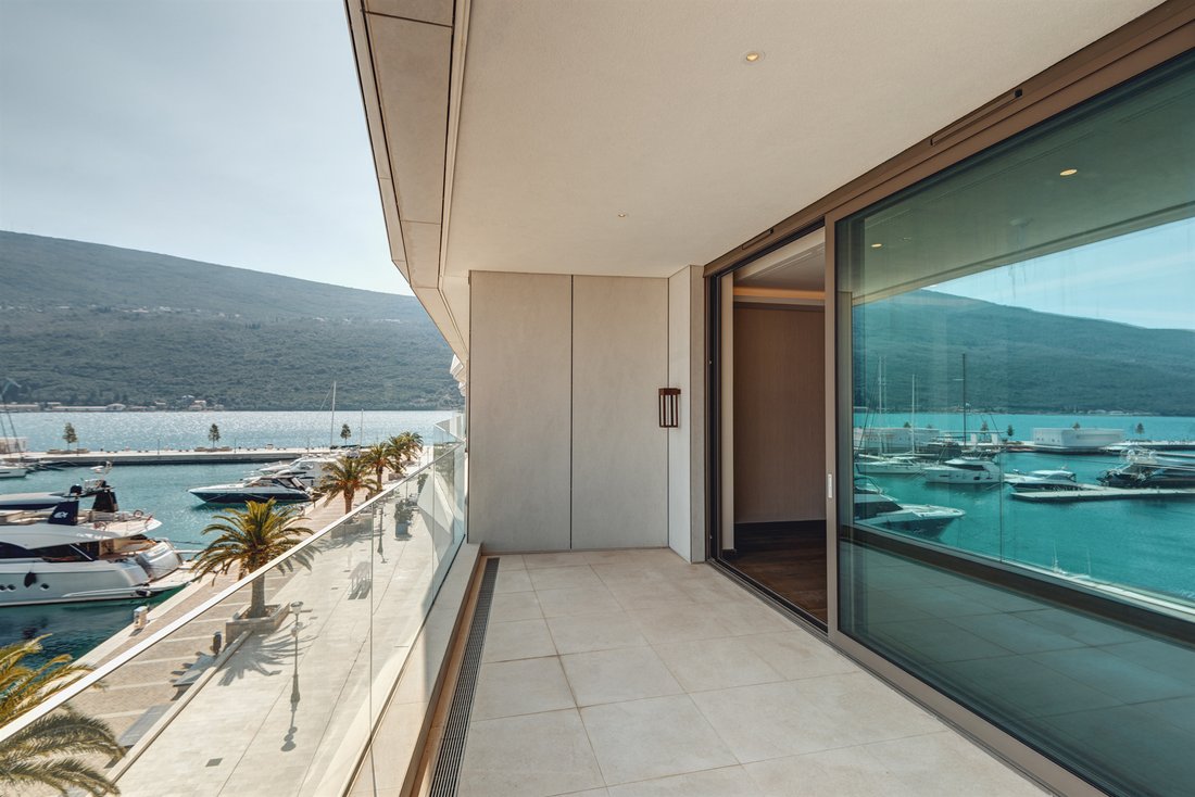 Apartment in Herceg Novi, Herceg Novi Municipality, Montenegro 3 - 15800716