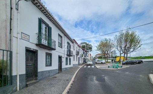 Casa en Ponta Delgada (Sao Sebastiao), Azores, Portugal 1