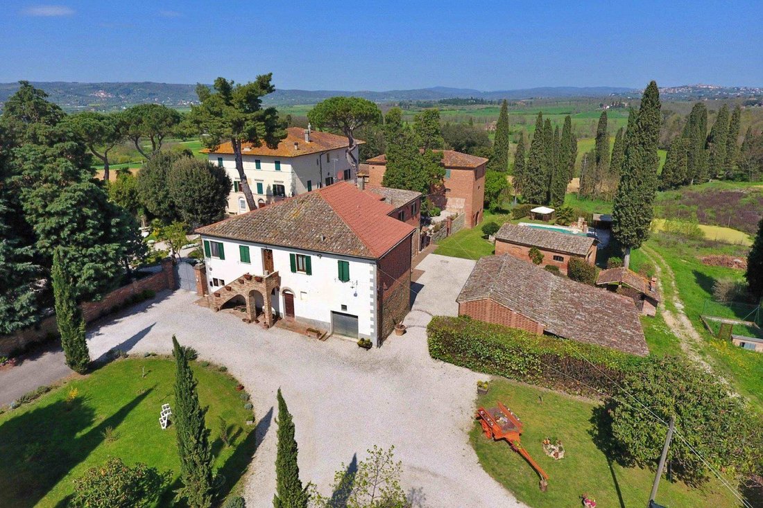 Villa in Sinalunga, Tuscany, Italy 1 - 15805302