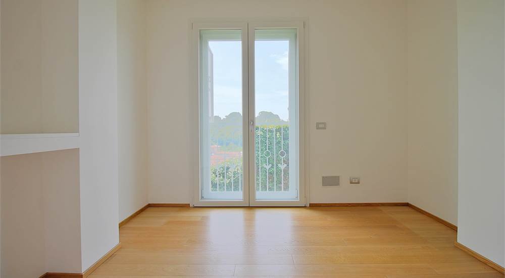 Villa in Oltrona di San Mamette, Lombardy, Italy 5 - 15802308