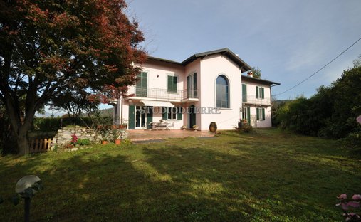Villa in Sesto Calende, Lombardy, Italy 1