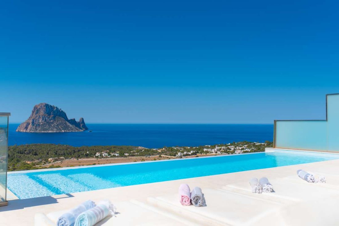 Villa in Cala Vadella, Sant Josep de sa Talaia, Balearic Islands 1 - 15802346