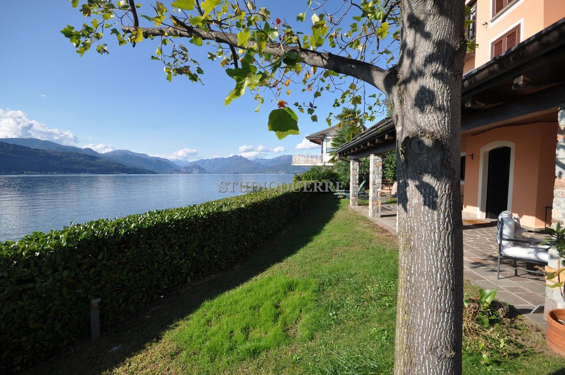 Villa in Leggiuno, Lombardy, Italy 1 - 15802041