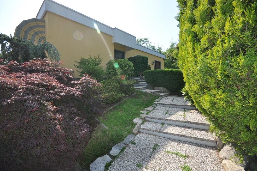 Villa in Brebbia, Lombardy, Italy 4 - 15802136