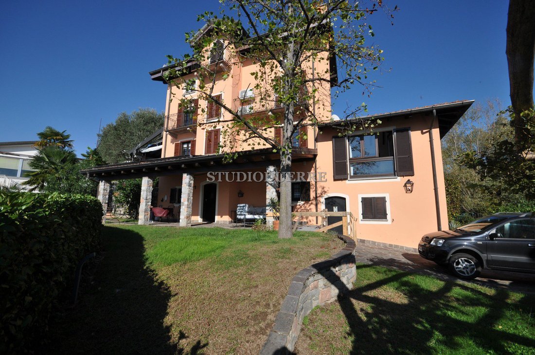 Villa in Leggiuno, Lombardy, Italy 2 - 15802041