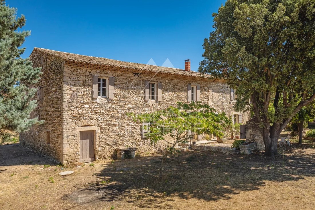 Country House in Gordes, Provence-Alpes-Côte d'Azur, France 2 - 15802759