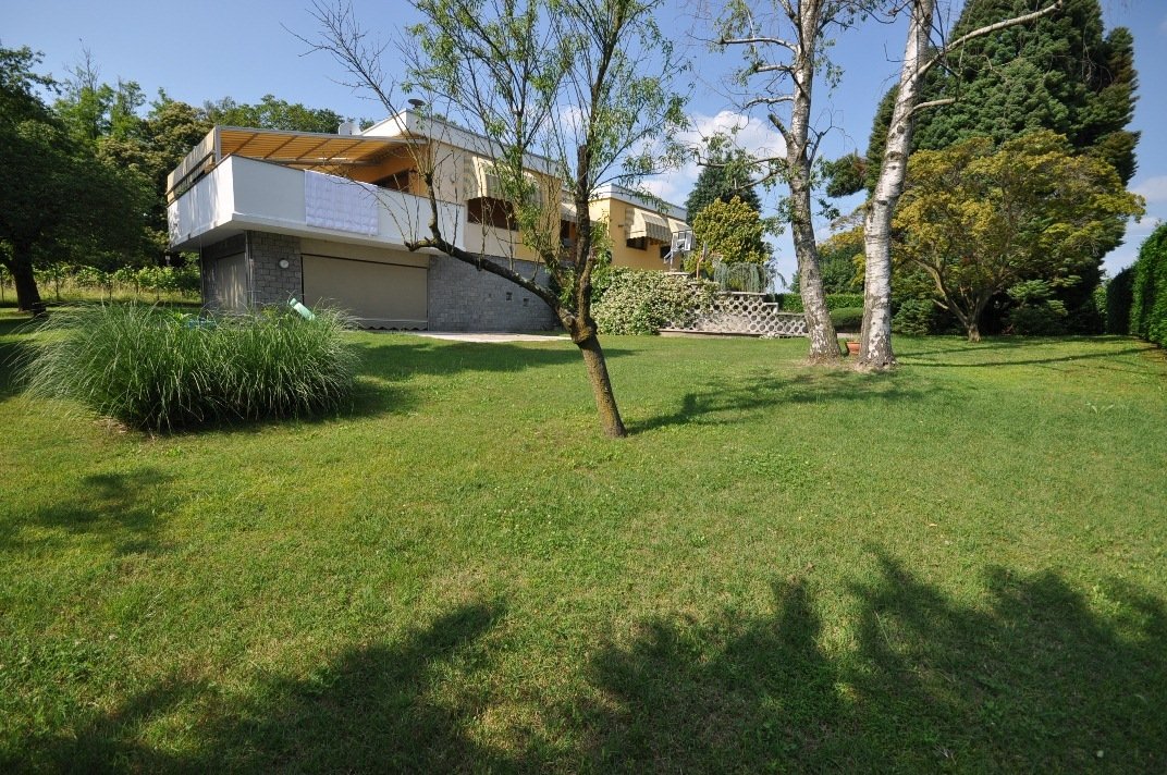 Villa in Brebbia, Lombardy, Italy 1 - 15802136
