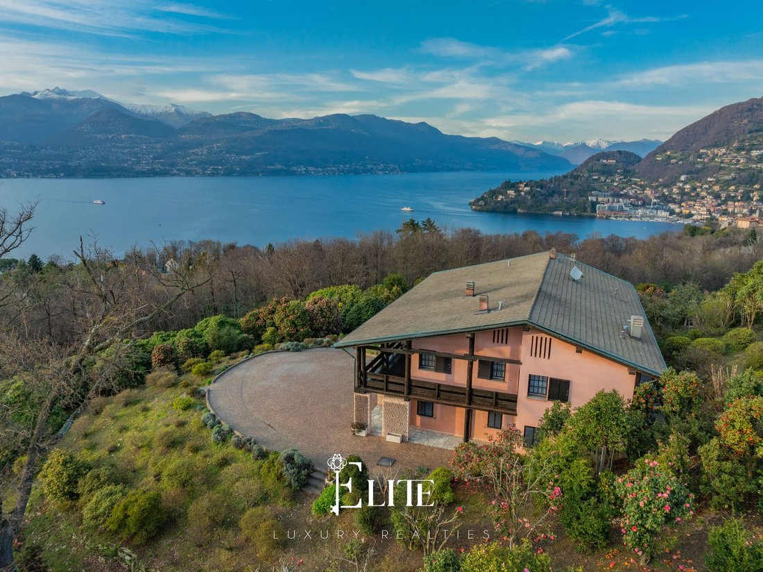 Villa in Laveno-Mombello, Lombardy, Italy 1 - 15801912