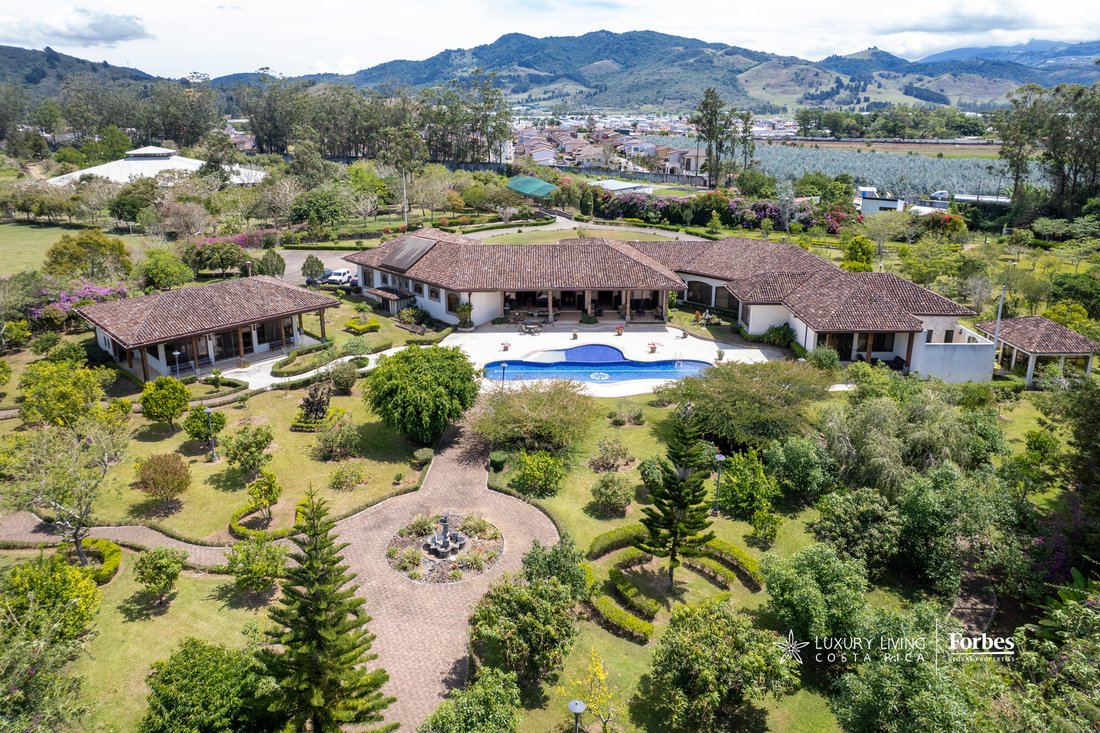 House in El Tejar de El Guarco, Cartago Province, Costa Rica 1 - 15806345