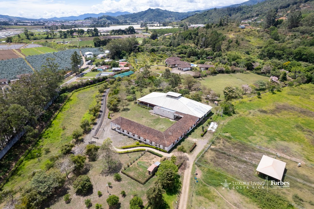 House in El Tejar de El Guarco, Cartago Province, Costa Rica 4 - 15806345