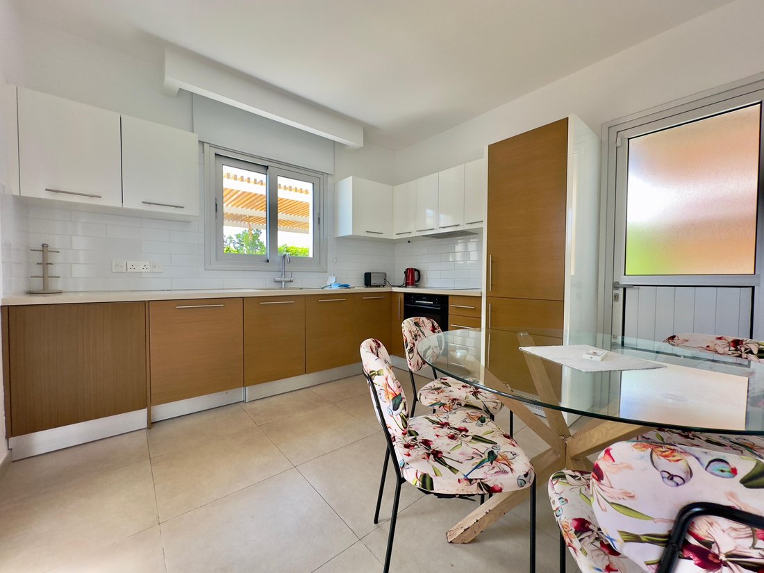 Villa in Yeroskipou, Paphos, Cyprus 3 - 15806894