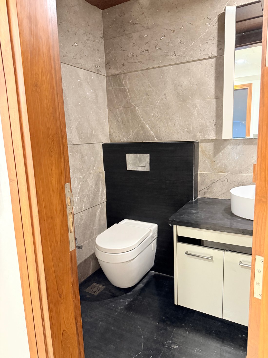 Apartment in New Delhi, Delhi, India 4 - 15806517