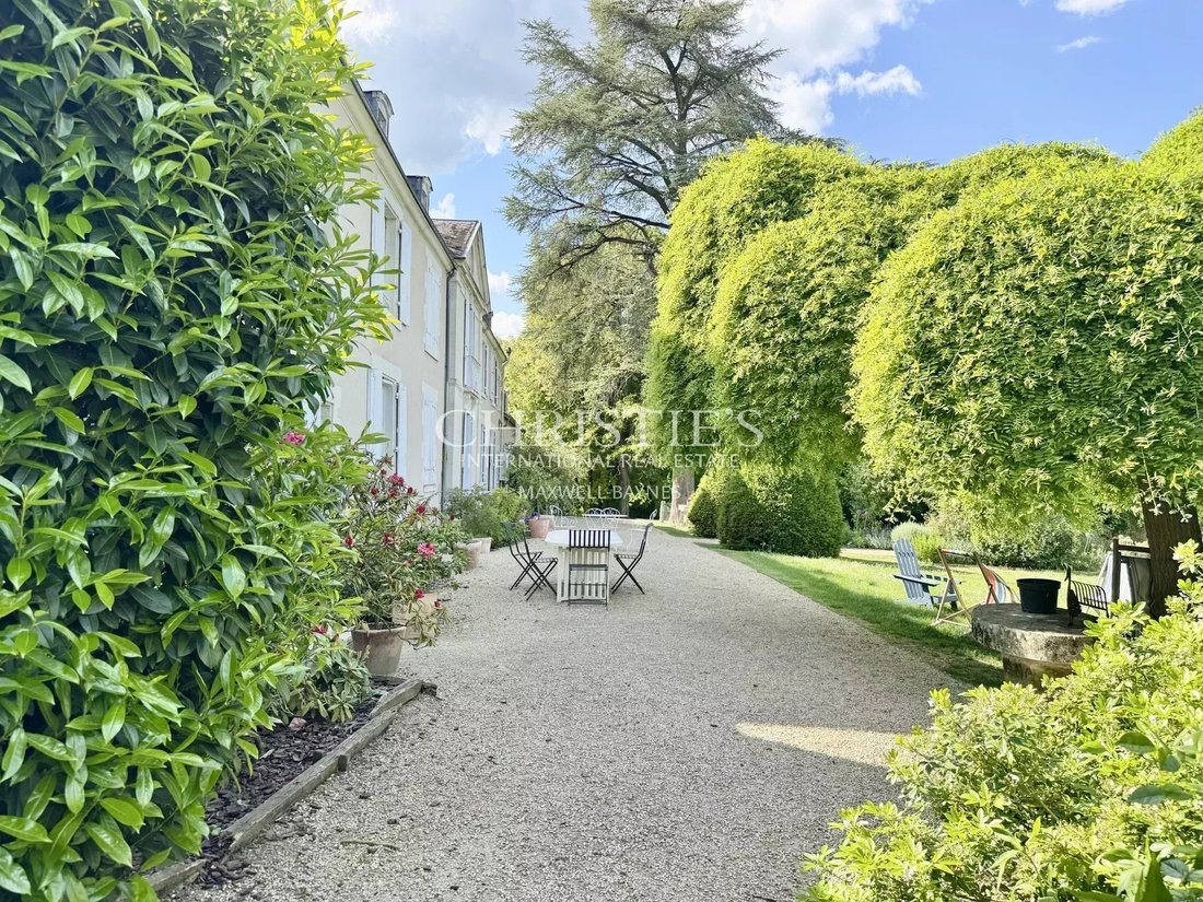 Estate in Chinon, Centre-Val de Loire, France 2 - 15806593