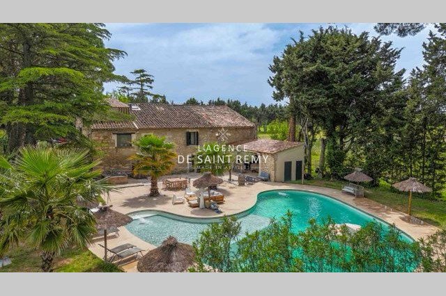 Villa in Rognonas, Provence-Alpes-Côte d'Azur, France 1 - 15806884