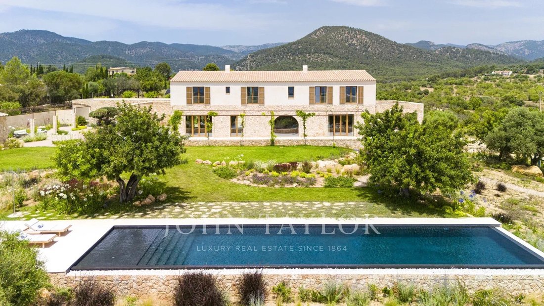 Estate in Santa Maria del Cami, Balearic Islands, Spain 1 - 15806937