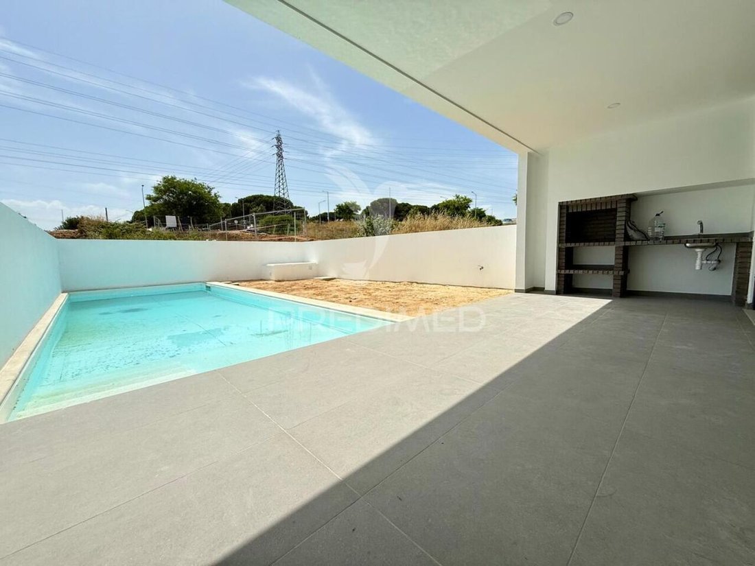 House in Setubal (Sao Sebastiao), Setubal, Portugal 1 - 13544645