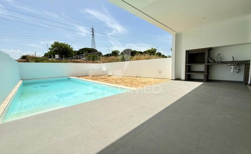 House in Setubal (Sao Sebastiao), Setubal, Portugal 1