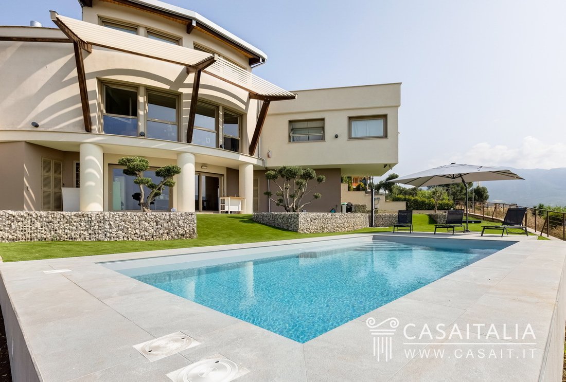 Villa in Guidonia, Lazio, Italy 1 - 15403765