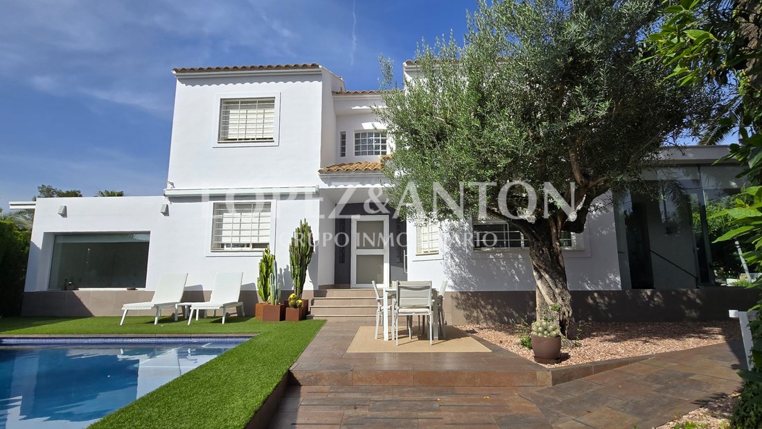 Villa in l'Eliana, Valencian Community, Spain 1 - 15806951