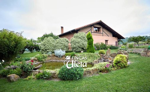 Chalet in Urrunaga, Legutio, Spain 1