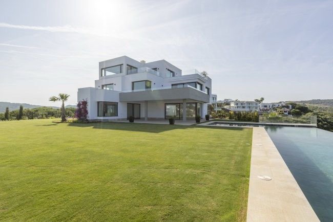 Villa in Sotogrande, San Roque, Andalusia 2 - 14812215
