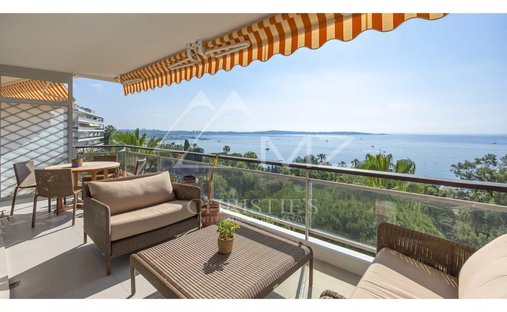Apartment in Gabelle-Courcettes-Les Clos, Vallauris, France 1