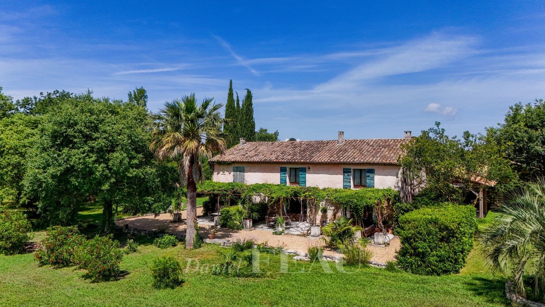 Country House in Saint-Rémy-de-Provence, Provence-Alpes-Côte d'Azur, France 1 - 14888001